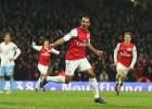 "Arsenal" atspēlējas no 0:2, kausā pārspēj "Aston Villa"