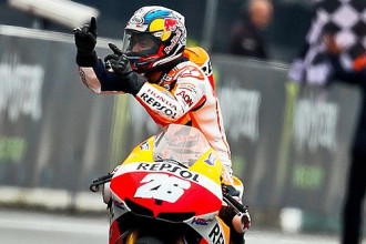 Slapjajā Lemānā uzvar Pedrosa Slapjajā Lemānā uzvar Pedrosa