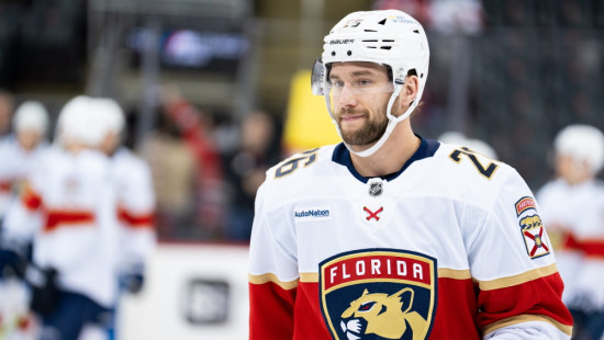 Kāda uzvaru sērija pārtrūks: NHL latviešu duelī Balinskis uzņems Girgensonu