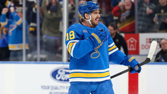 Dubultštanga atnes "Blues" uzvaru pagarinājuma pēdējās sekundēs