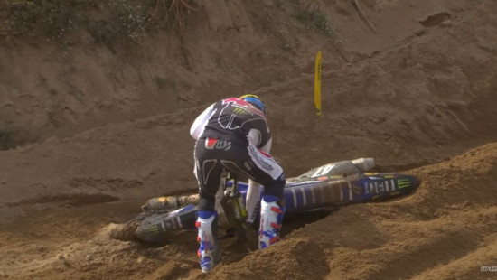 Video: Kārlis Reišulis līderis pirmajā līkumā, bet seko smags kritiens