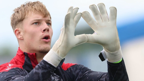 19 gadīgais Rodrigo Vītols sargā Aberdīnas vārtus