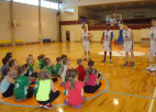 “Ogre/Kumho Tyre” spēlētāji aicina trenēties basketbolā