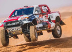 "Toyota" piloti dominē Dakaras rallija 9. posmā, motociklu klasē līderu maiņa