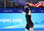 Džeksone apliecina favorītes statusu, atnesot ASV zeltu 500 metros