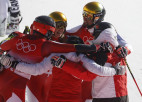 Austrijas kalnu slēpotājiem zelts komandu sacensībās, Šifrina paliek bez medaļas