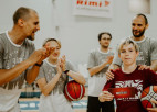 Kārlis un Blaus aicina jauniešus vasaras basketbola treniņos kļūt labākiem