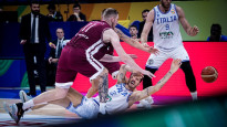 PK mazajā pusfinālā Latvijas basketbolisti apspēlē Itāliju