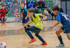 ”LNK Industries Telpu futbola kauss jauniešiem” pulcē teju 500 dalībnieku