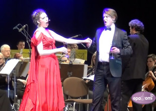 Video: Izskanējuši dzirkstošie Operetes Jaungada koncerti
