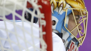 Olimpiskais grupu turnīrs hokejā noslēgsies ar milžu cīņu: Kanāda pret Somiju