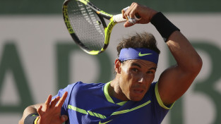 Nadals izskolo Tīmu un nopelna 10. "French Open" finālu