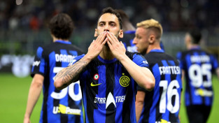 Romas spēli nepabeidz saļimuša futbolista dēļ, "Inter" apmierinošs punkts