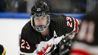 Arī Kanādas hokejisti sāk U18 čempionātu ar rezultatīvu uzvaru