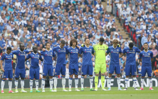 "Chelsea" misēklis: futbolisti aizmirst par piemiņas apsējiem