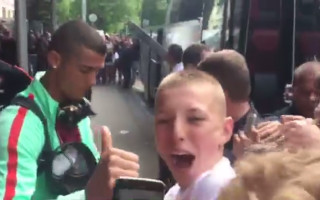 Video: Ronaldu ārprāts Rīgā: autogrāfi un spiedzieni no laimes pārpilnības