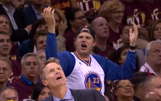 Video: "Warriors" un "Cavaliers" finālu jautrākās epizodes