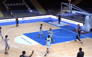 Video: Basketbola komandas Maltā cenšas apzināti zaudēt un pat met savā grozā