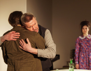 Daugavpils teātrī iestudēts „Vecākais dēls” - izrāde par cilvēcību un piedošanu