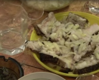 Video: Vīriešu diena padomju noskaņās "Alberta pīpēs"
