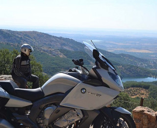 Bridgestone jaunās Exedra Max motociklu riepas – maksimāls komforts tāliem braucieniem