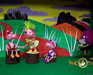 Video: Trīs sivēntiņi un vilks Leļļu teātrī. Izrādes fragmenti