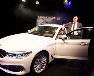 BMW 5.sērijas jaunākā, septītā paaudze – tehnoloģiski inovatīvākais auto biznesa sedanu klasē