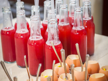 Foto: "Pavāru klubs" centrāltirgū iepazīstina ar mūsdienu Latvijas garšu