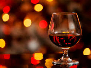 Latvijas iedzīvotāji konjaku lielākoties bauda īpašos gadījumos