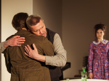 Daugavpils teātrī iestudēts „Vecākais dēls” - izrāde par cilvēcību un piedošanu
