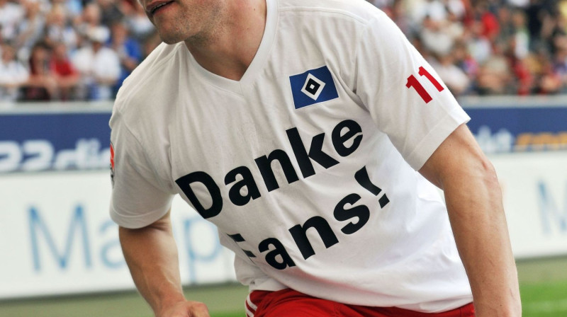 Tā Ivica Oličs savulaik atvadījās no "Hamburger SV" faniem, kuri tagad ar lielāko proeku atkal redzētu viņu HSV rindās. 
Foto: AP/AFP