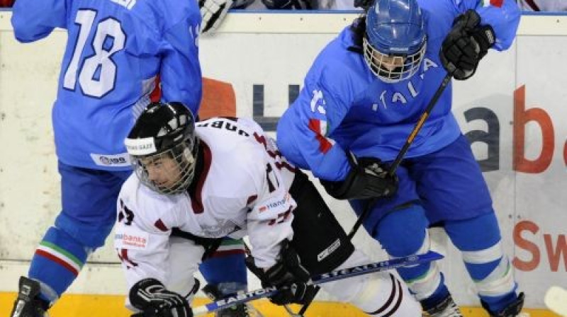 Uzbrukumā Vladislavs Dobreņkijs
Foto: Romāns Kokšarovs, Sporta Avīze, f64