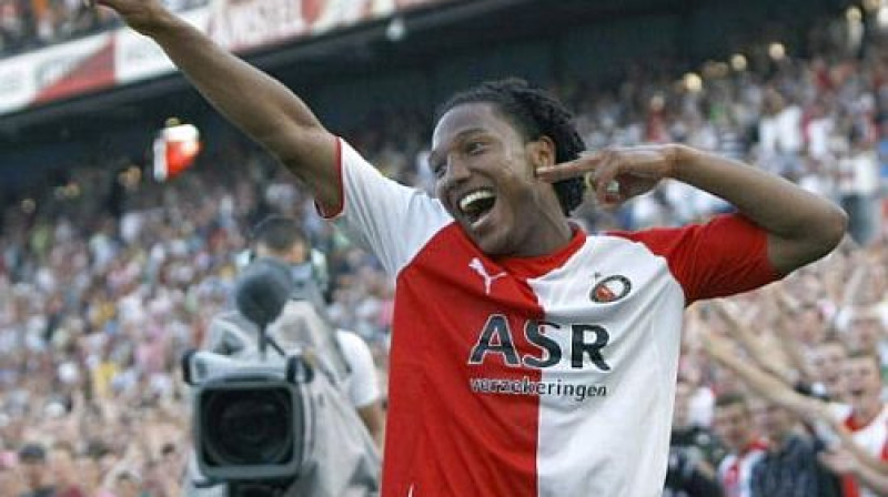 ''Feyenoord'' uzvaras vārtu autors Džonatans De Guzmans vārtu guvumu parasti atzīmē Usaina Bolta stilā
Foto: eredivisie.nl