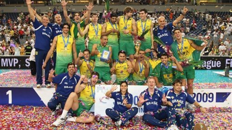 Brazīlijas izlases volejbolisti pēc uzvaras Pasaules līgā 2009. gadā
Foto: www.fivb.com