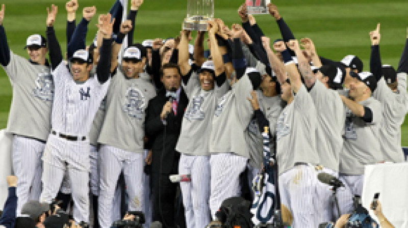 Ņujorkas "Yankees" pēc uzvaras Pasaules sērijā
Foto: AP/Scanpix