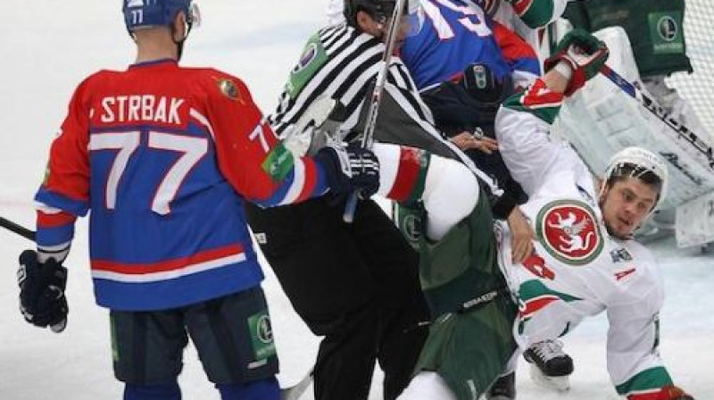 Epizode no 16. aprīļa spēles Balašihā
Foto: www.khl.ru