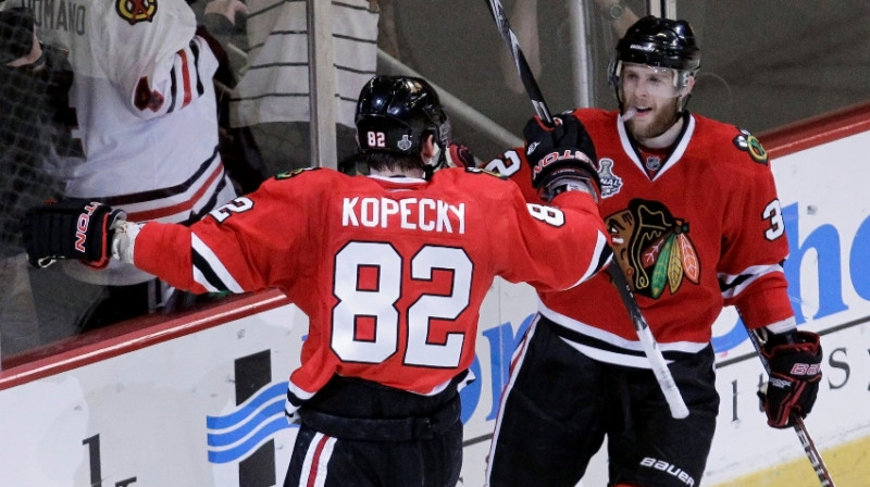 Tomašs Kopeckis "Blackhawks" labā guva uzvaras vārtus
Foto: AP/Scanpix