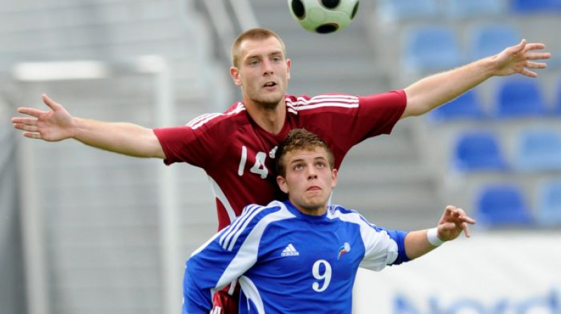 Toms Mežs cīņā pret Andoras U-21
Foto: Romans Kokšarovs, Sporta Avīze, f64