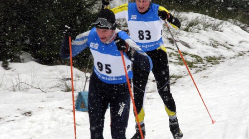 Jānis Teteris priekšplānā.
Foto: www.infoski.lv