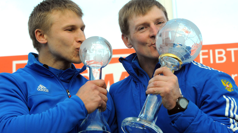 Zubkovs (no labās) ar stūmēju Dmitriju Truņenkovu
foto: AP/Scanpix