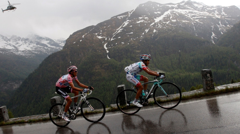 Hosē Rujano Žuljēns un Alberto Kontadors
Foto: AP/Scanpix