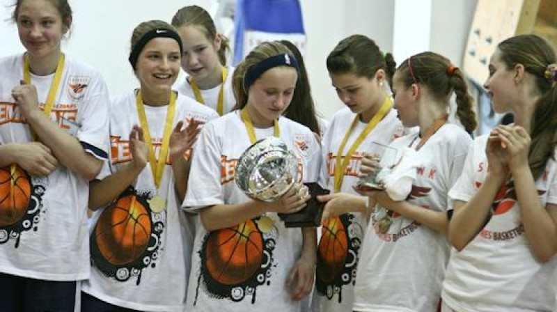 Rīdzenes meitenes labi spēlēja gan visā sezonas garumā, gan finālturnīrā.
Foto: basket.lv