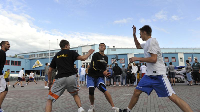 Trīs bumbu spēlēs būs arī basketbols
FOTO: Ventasbalss.lv