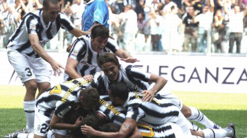 "Juventus" atzīmē pirmo vārtu guvumu
Foto: AFP/Scanpix