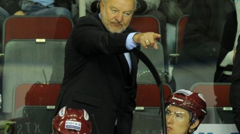 Peka Rautakallio meklē pieeju Latvijas hokeja mentalitātei...

Foto: Romāns Kokšarovs, Sporta Avīze, f64