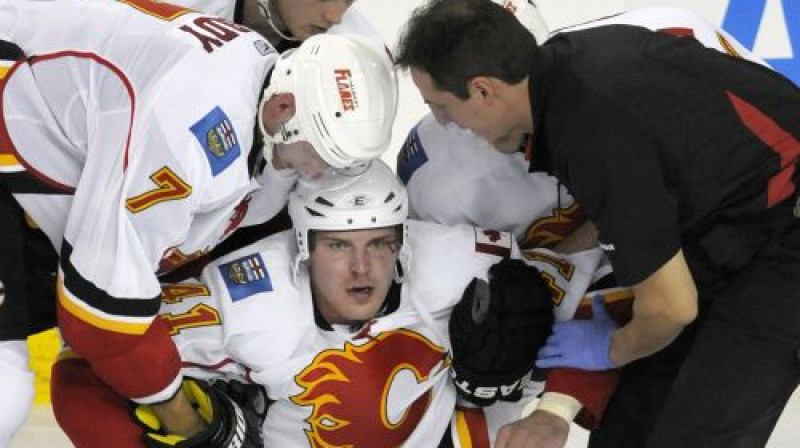 Raita Ivanāna pēdējā spēle NHL 2010. gada oktobrī beidzās nelāgi
Foto: Reuters/Scanpix