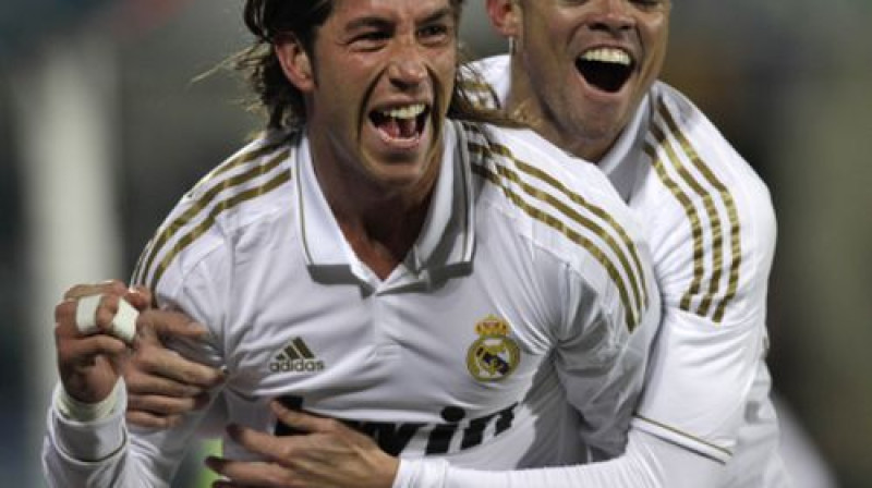Serhio Ramoss un Pepe atzīmē vārtu guvumu
Foto: AP/Scanpix