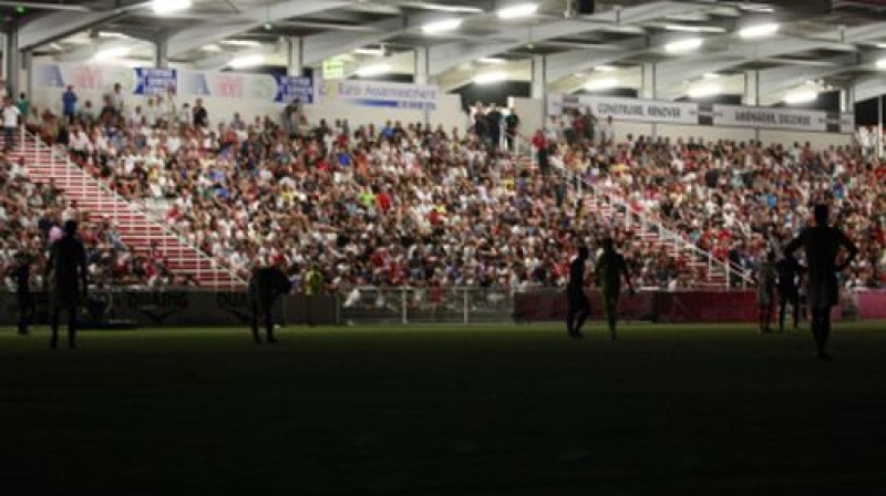 Tumsa un apjukums Fransuā Kotī vārdā nosauktajā stadionā
Foto: AFP/Scanpix