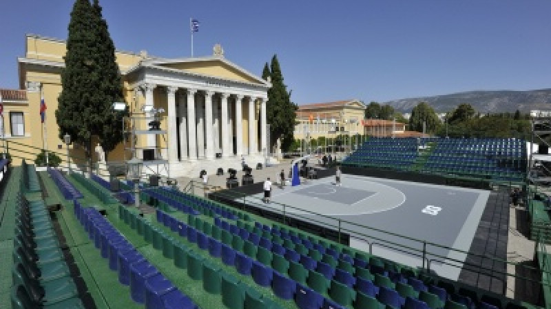 Pirmā pasaules čempionāta 3x3 basketbolā laukumi izvietoti Atēnu centrā.
Foto: fiba.com