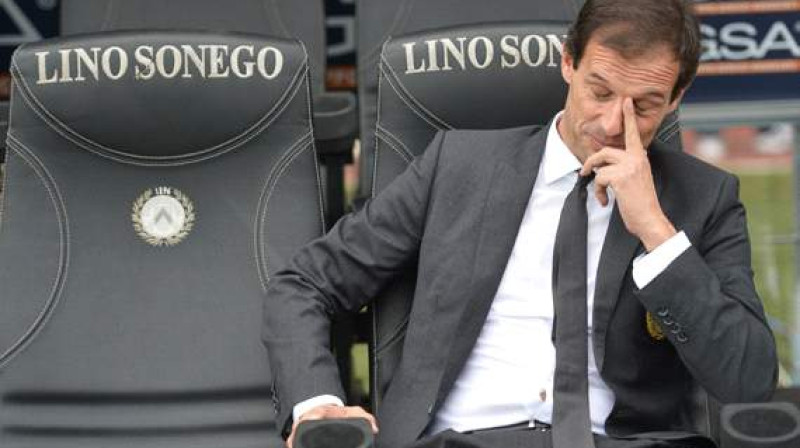 Milānas trenerim Masimiliano Allegri šajās dienās galva sāp...

Foto: milan.it